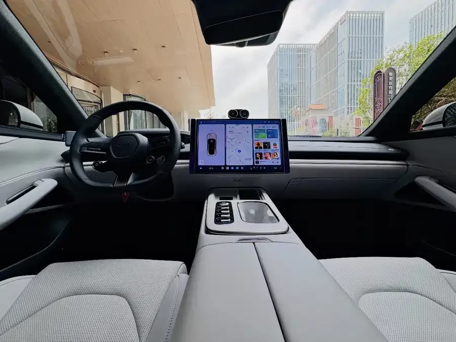 Xiaomi SU7 Xiaomi SU7 2024 rear-wheel drive standard founding edition 2025 — миниатюра 2