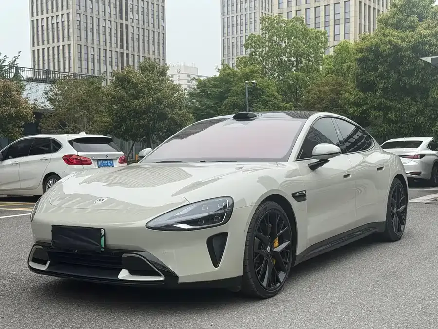Xiaomi SU7 2024
