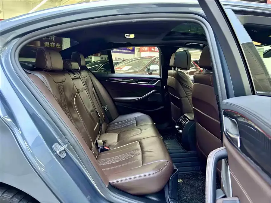 BMW 5 Series BMW 5 Series (Imported) 2022 540i Fashion Edition M Sport Package 2022 — миниатюра 2