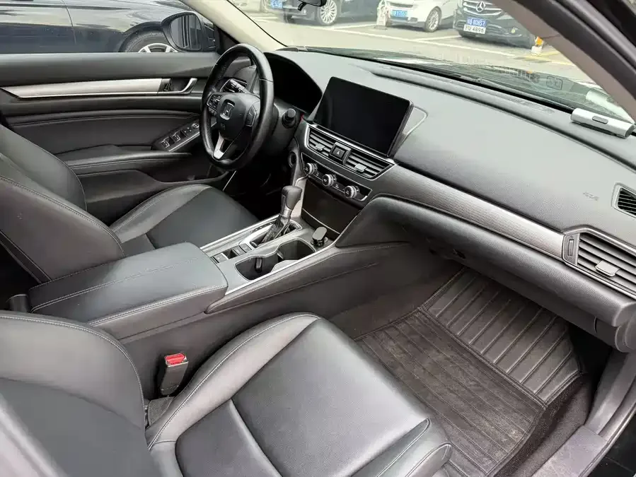 Honda Accord Accord 2022 260TURBO Deluxe Edition 2023 — миниатюра 4
