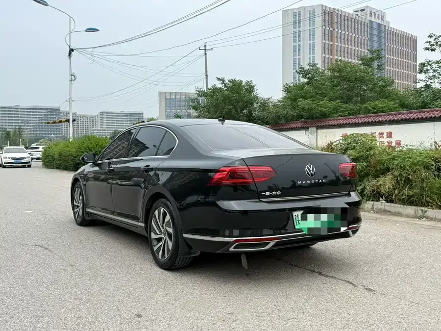 Volkswagen Magotan GTE plug-in hybrid Magotan GTE plug-in hybrid 2022 GTE luxury model 2024 — миниатюра 3
