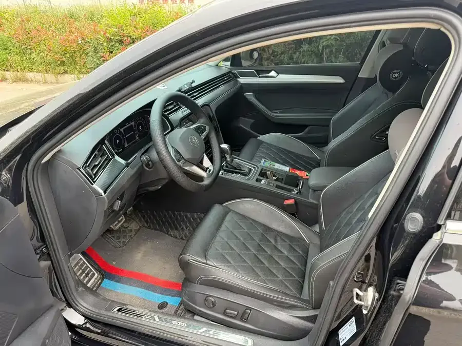 Volkswagen Magotan GTE plug-in hybrid Magotan GTE plug-in hybrid 2022 GTE luxury model 2024 — миниатюра 4