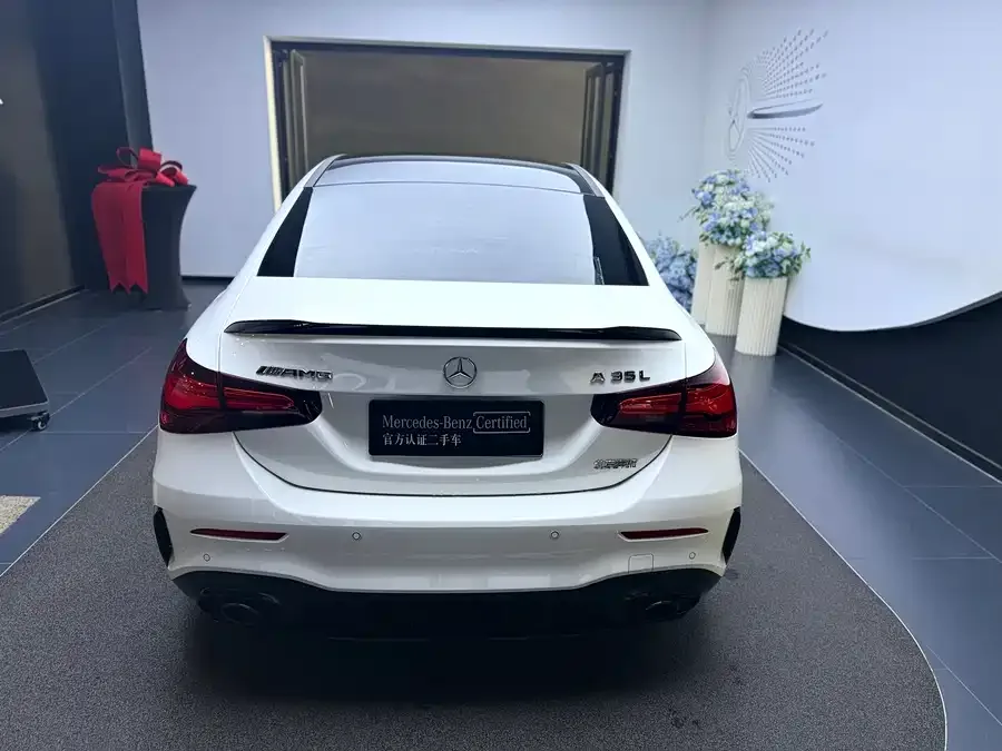 Mercedes-Benz A-Class AMG Mercedes-Benz A-Class AMG 2024 AMG A 35 L 4MATIC 2025 — миниатюра 5