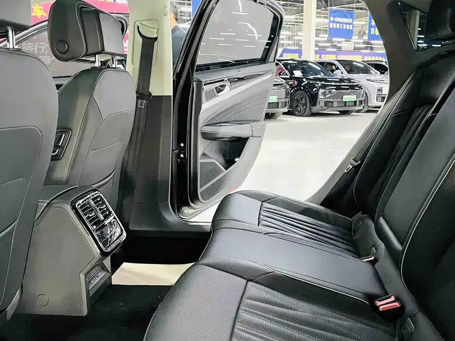 Volkswagen Passat Passat 2022 330TSI Deluxe Edition 2022 — миниатюра 5