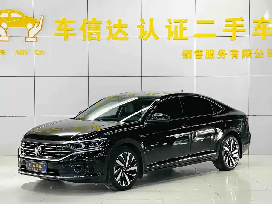 Volkswagen Passat Passat 2022 330TSI Deluxe Edition 2022 — фото 1, купить с доставкой в Москву