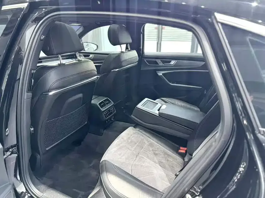 Audi A6L 2023 45 TFSI Premium Dynamic Model 2023 — миниатюра 2