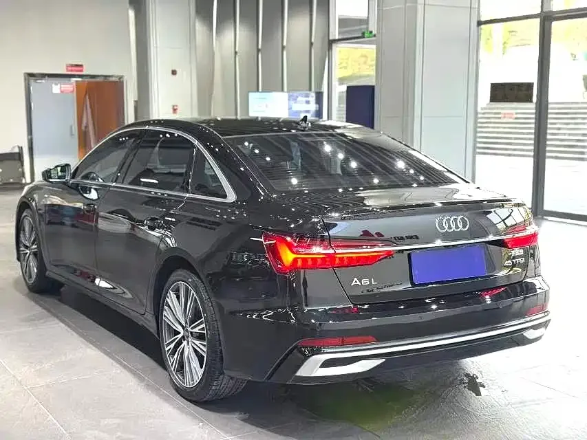 Audi A6L 2023 45 TFSI Premium Dynamic Model 2023 — миниатюра 3