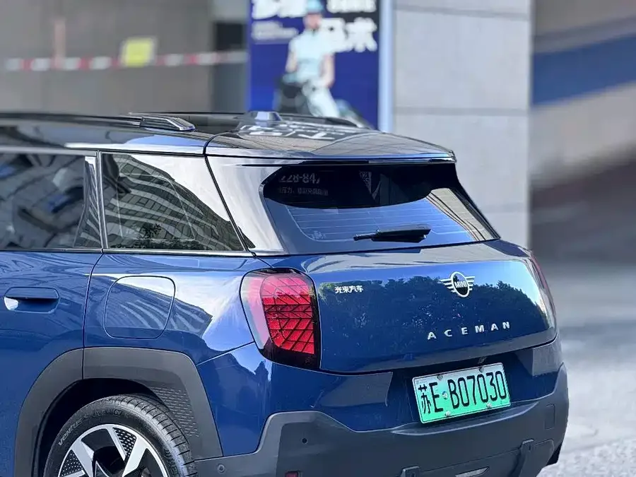 MINI Electric ACEMAN Electric MINI ACEMAN 2024 E Classic 2024 — миниатюра 4
