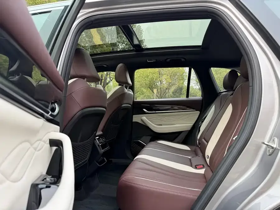 Geely Monjaro Xingyue L 2024 2.0TD DCT EVO two-wheel drive premium model 2024 — миниатюра 3