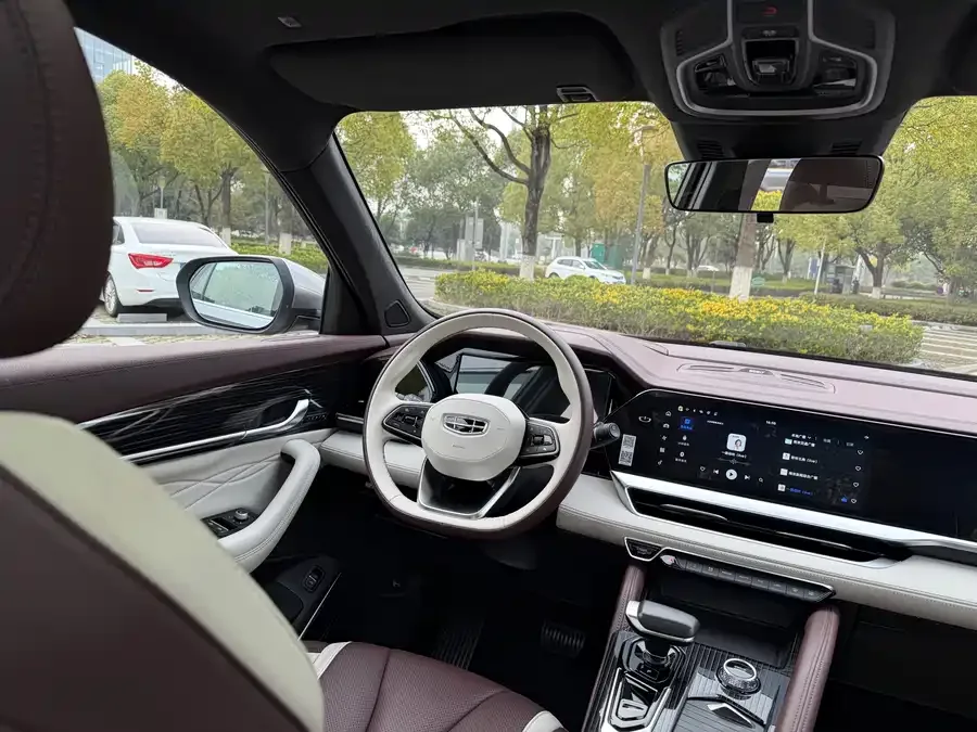 Geely Monjaro Xingyue L 2024 2.0TD DCT EVO two-wheel drive premium model 2024 — миниатюра 4