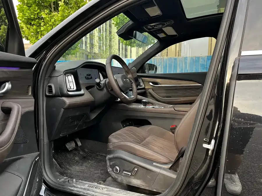 Geely Monjaro Geely Xingyue L 2026 Oriental Yao 2.0TD Automatic Star Edition 2026 — миниатюра 4