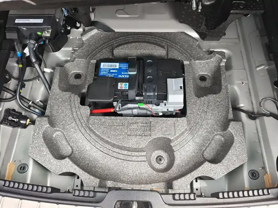Volvo XC60 2023 B5 4WD Zhiyuan Luxury Edition 2023 — миниатюра 3