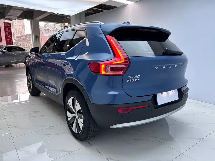 Volvo XC40 2024 B3 Zhiyuan Luxury Edition 2023 — миниатюра 2