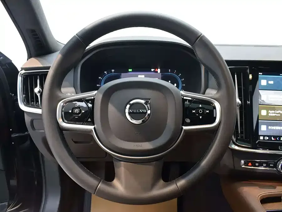 Volvo S90 2025 B5 Zhiyuan Luxury Edition 2025 — миниатюра 3
