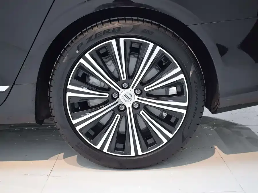 Volvo S90 2025 B5 Zhiyuan Luxury Edition 2025 — миниатюра 5