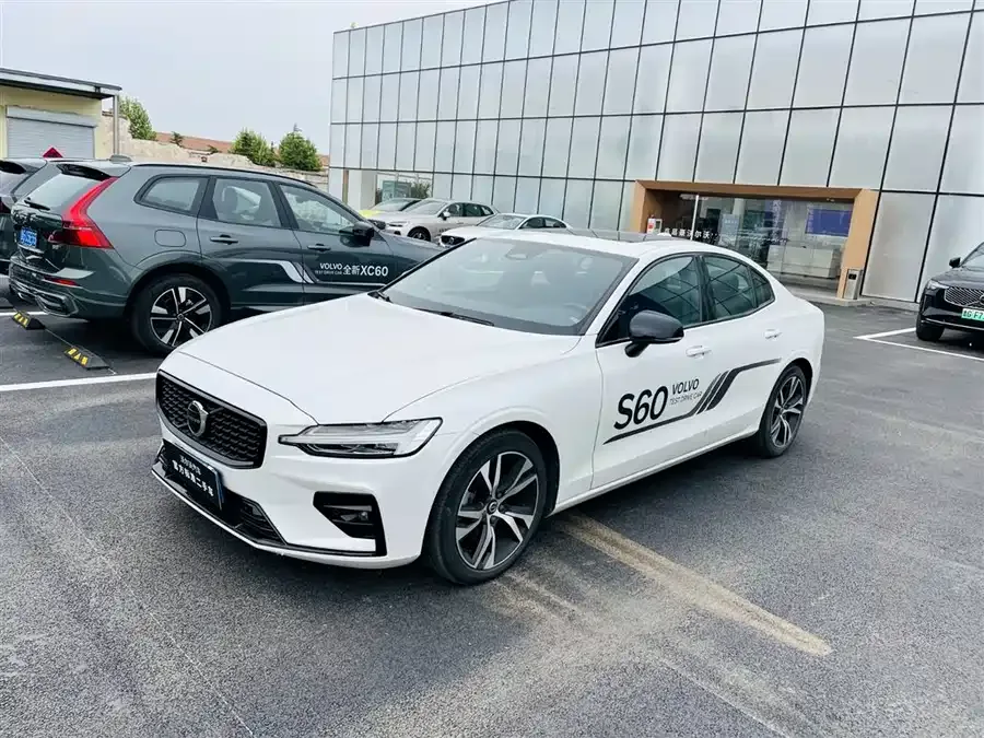 Volvo S60 2024