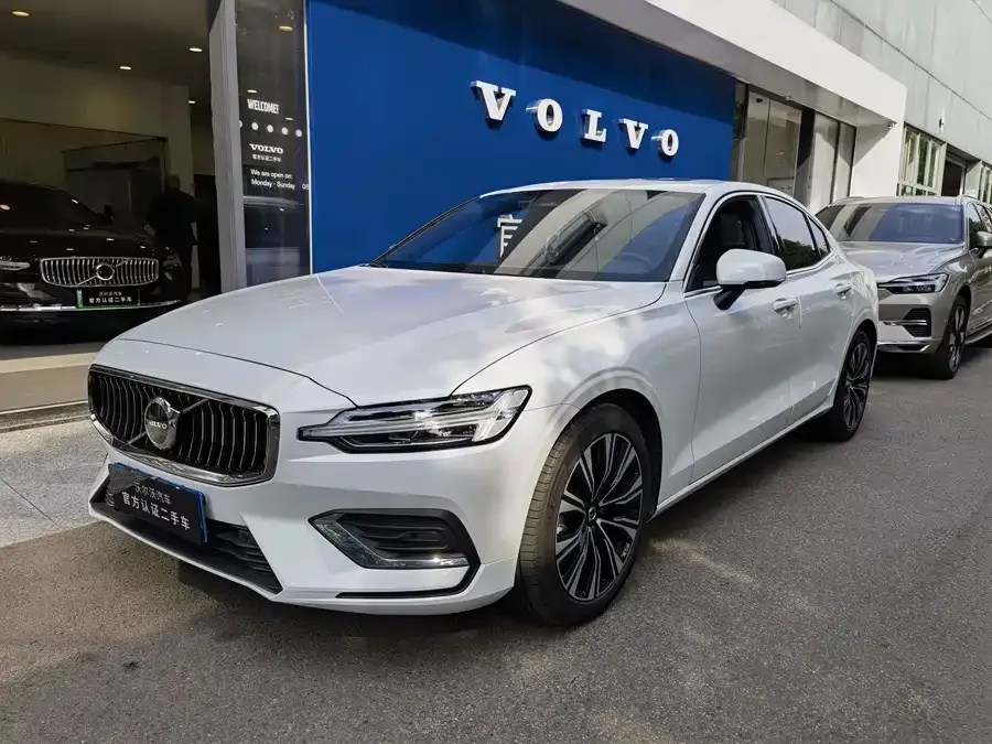 Volvo S60 2024