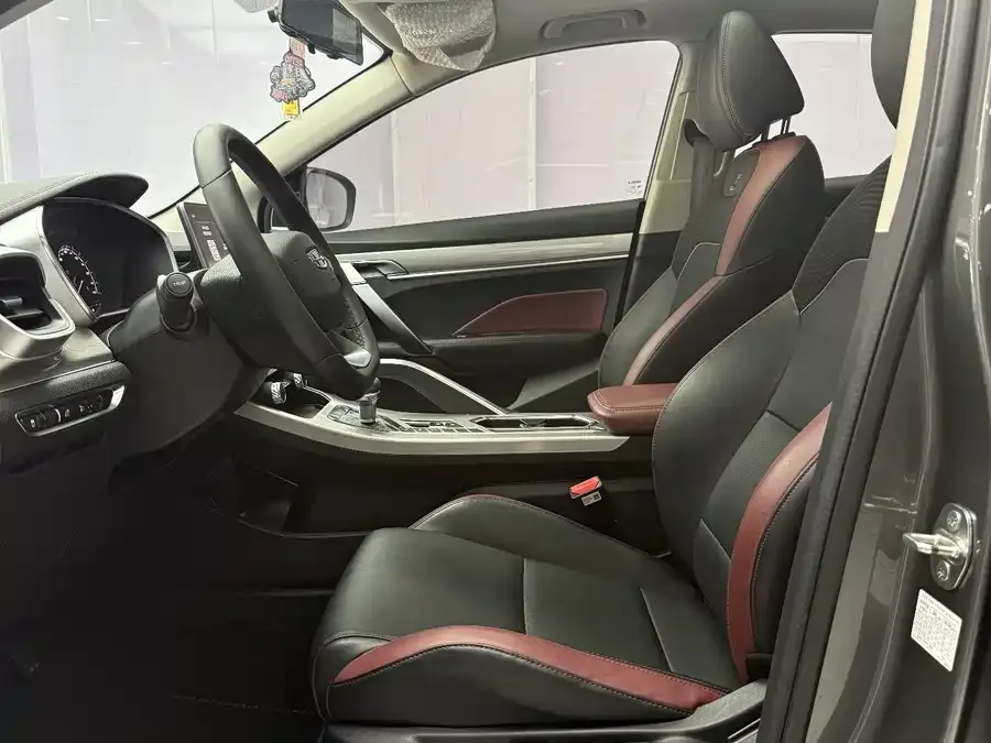 Geely Coolray SX11 Binyue 2021 1.4T DCT Diamond Edition 2022 — миниатюра 3