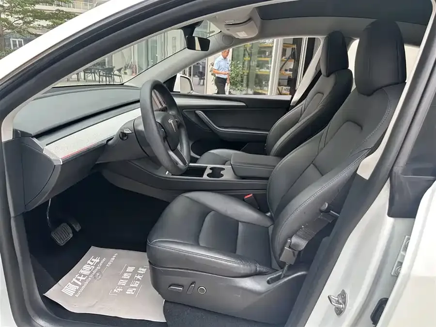 Tesla Model Y Model Y 2023 rear-wheel drive version 2024 — миниатюра 4