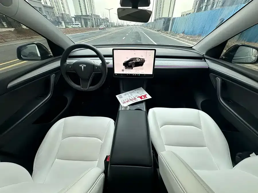 Tesla Model Y Model Y 2023 rear-wheel drive version 2024 — миниатюра 4
