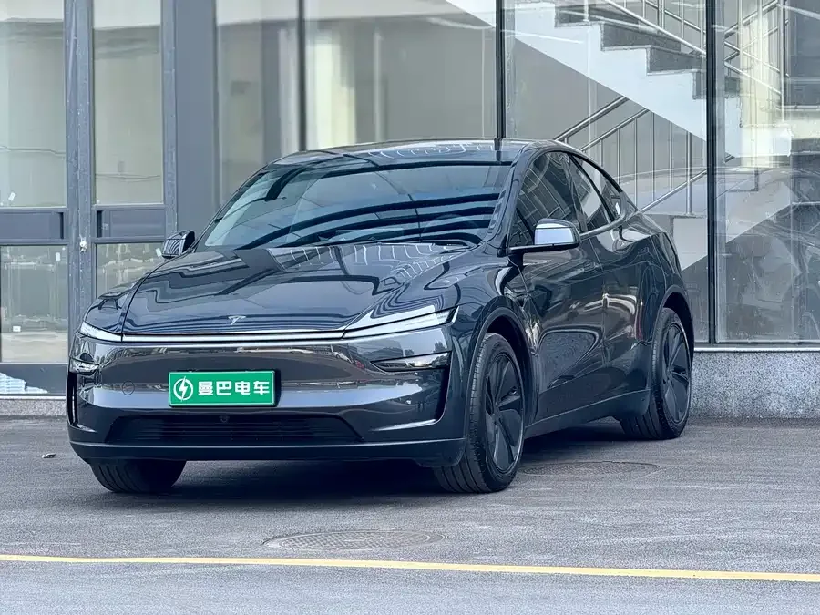 Tesla Model Y Model Y 2025 rear-wheel drive first edition 2025 — фото 1, купить с доставкой в Москву