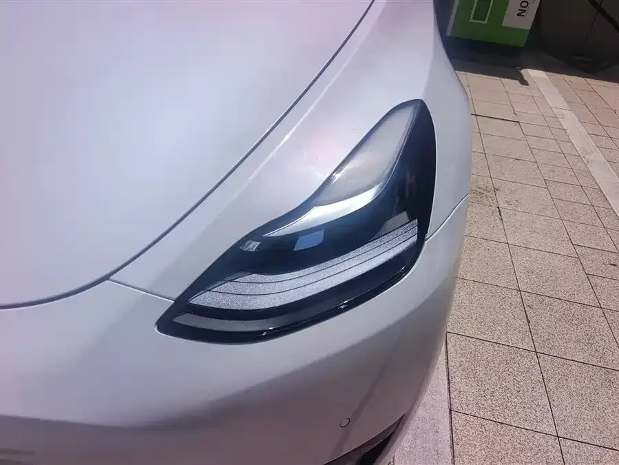 Tesla Model Y Model Y 2022 facelift rear-wheel drive version 2023 — миниатюра 2
