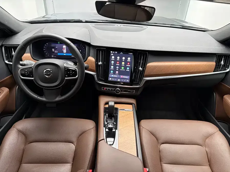 Volvo S90 2025 B5 Zhiyi Luxury Edition 2024 — миниатюра 3
