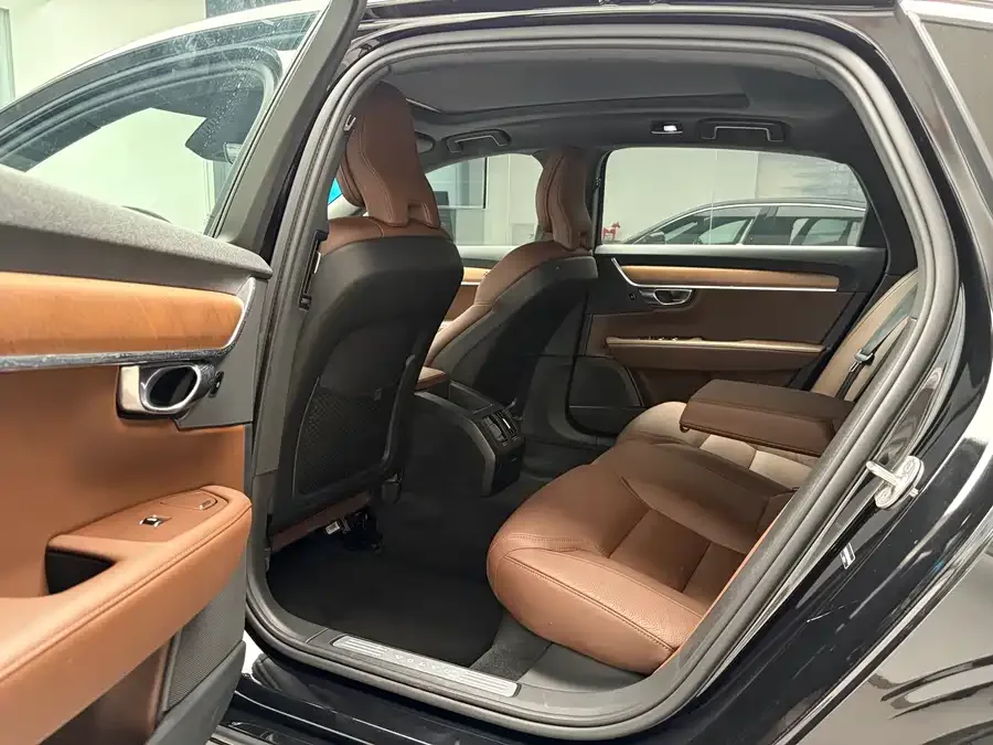 Volvo S90 2025 B5 Zhiyi Luxury Edition 2024 — миниатюра 5