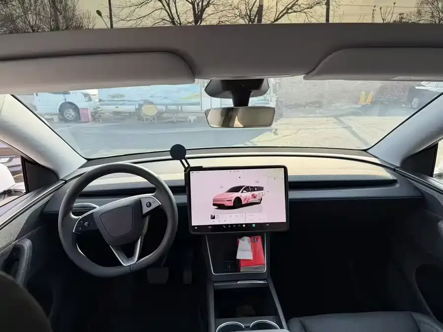 Tesla Model Y Model Y 2025 Long Range All-Wheel Drive First Edition 2025 — миниатюра 5