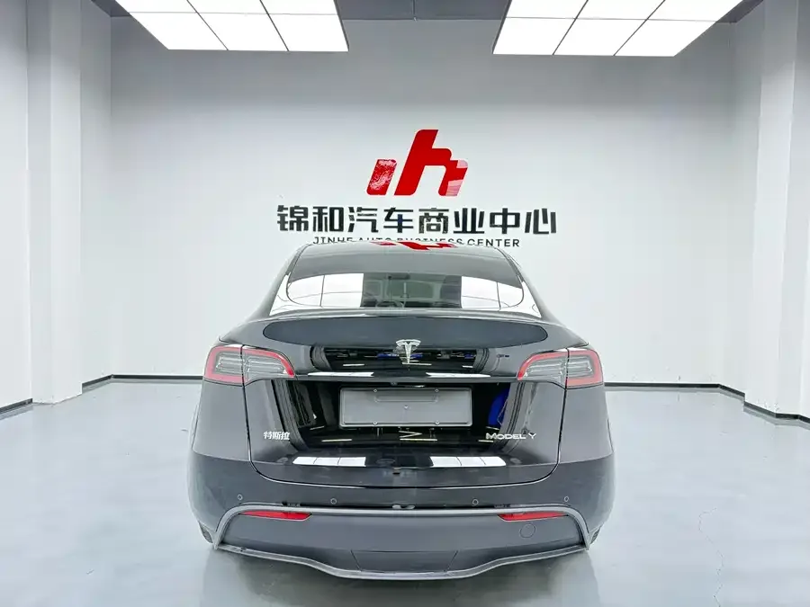 Tesla Model Y Model Y 2022 facelift rear-wheel drive version 2023 — миниатюра 3