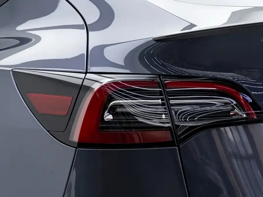 Tesla Model Y Model Y 2022 Performance All-Wheel Drive Edition 2023 — миниатюра 5