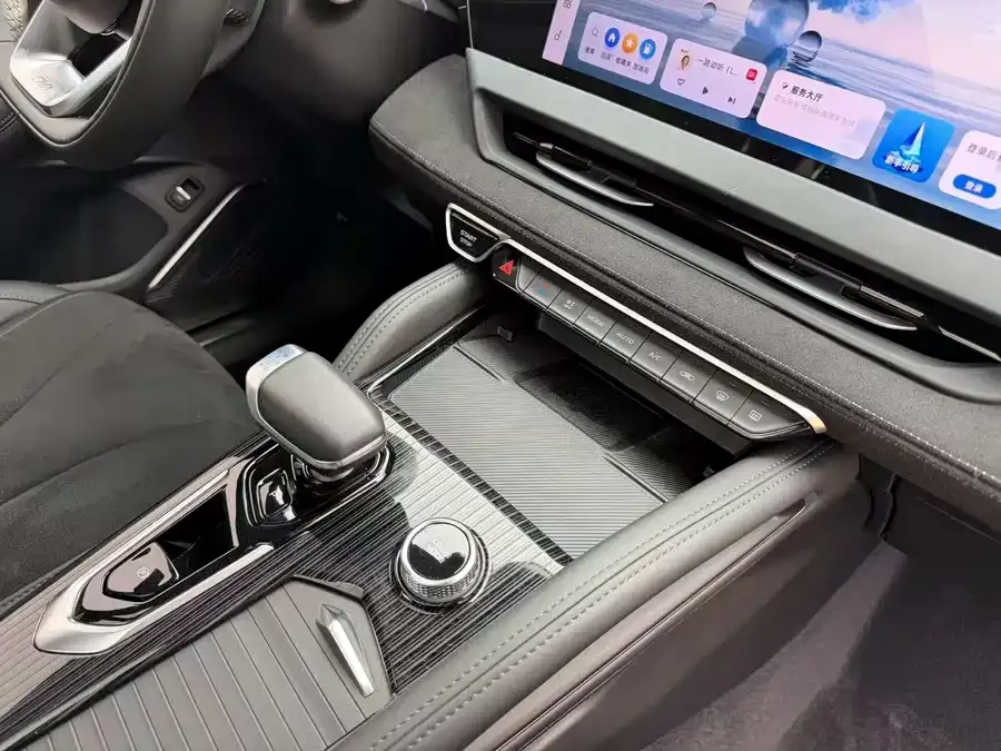 Geely Monjaro Xingyue L 2024 2.0TD High Power Automatic 2WD Skyline Edition 2024 — миниатюра 5