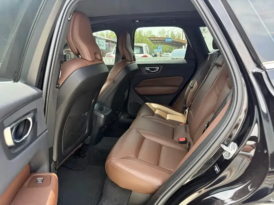 Volvo XC60 2024 B5 4WD Zhiyuan Luxury Edition 2024 — миниатюра 5