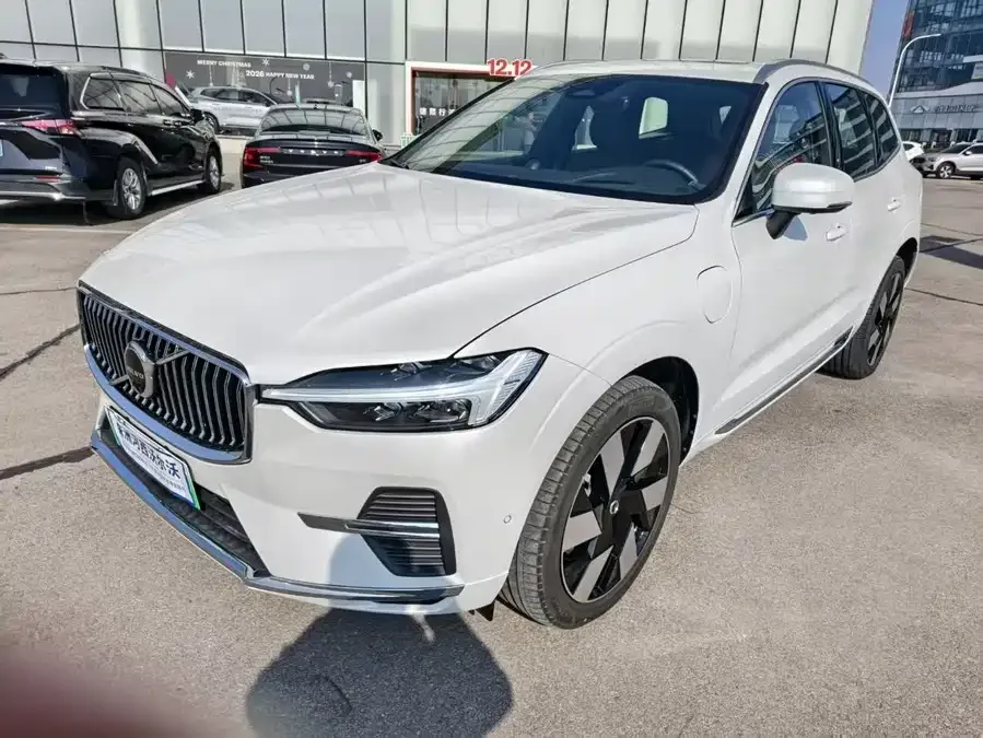 Volvo XC60 Plug-in Hybrid 2024