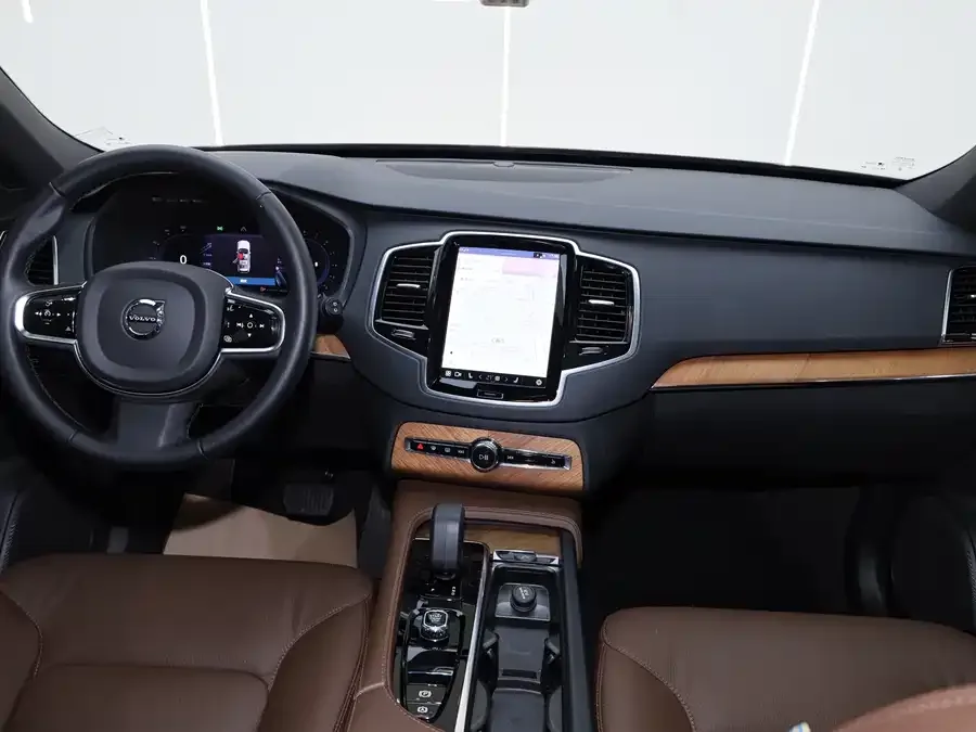 Volvo XC90 2024 B6 Zhiyi Luxury Edition 7 Seaters 2024 — миниатюра 3