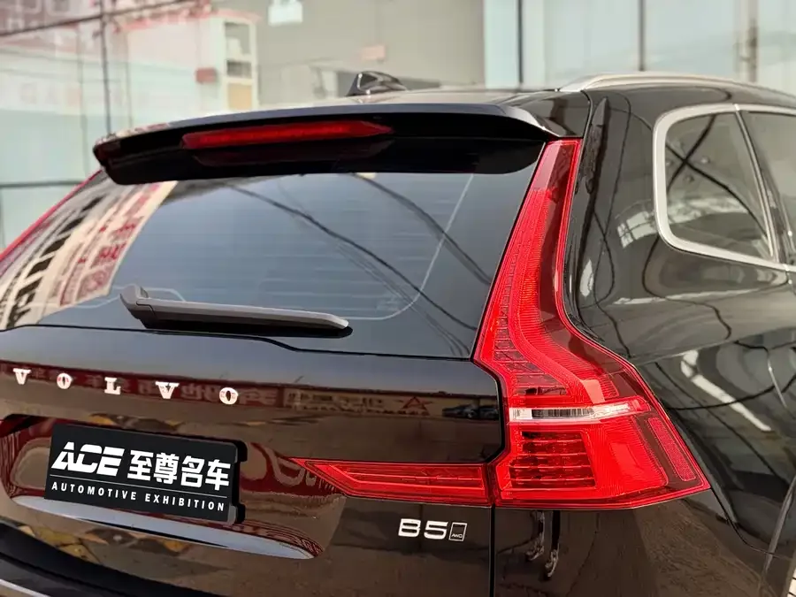 Volvo XC60 2023 B5 4WD Zhiyuan Luxury Edition 2023 — миниатюра 3