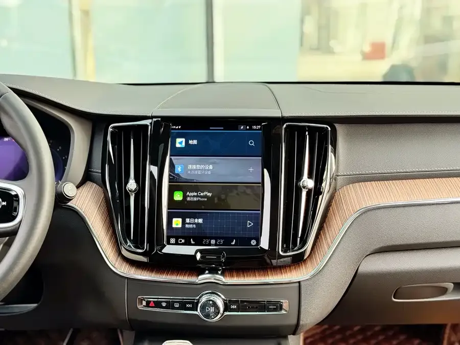 Volvo XC60 2023 B5 4WD Zhiyuan Luxury Edition 2023 — миниатюра 4