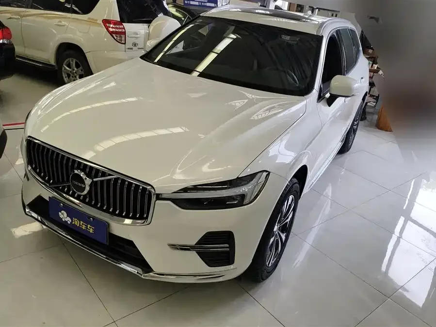 Volvo XC60 2025 B5 4WD Zhiyi Luxury Edition 2025 — фото 1, купить с доставкой в Москву