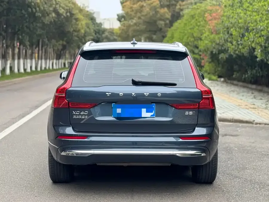 Volvo XC60 2023 B5 4WD Zhiyi Luxury Edition 2022 — миниатюра 5