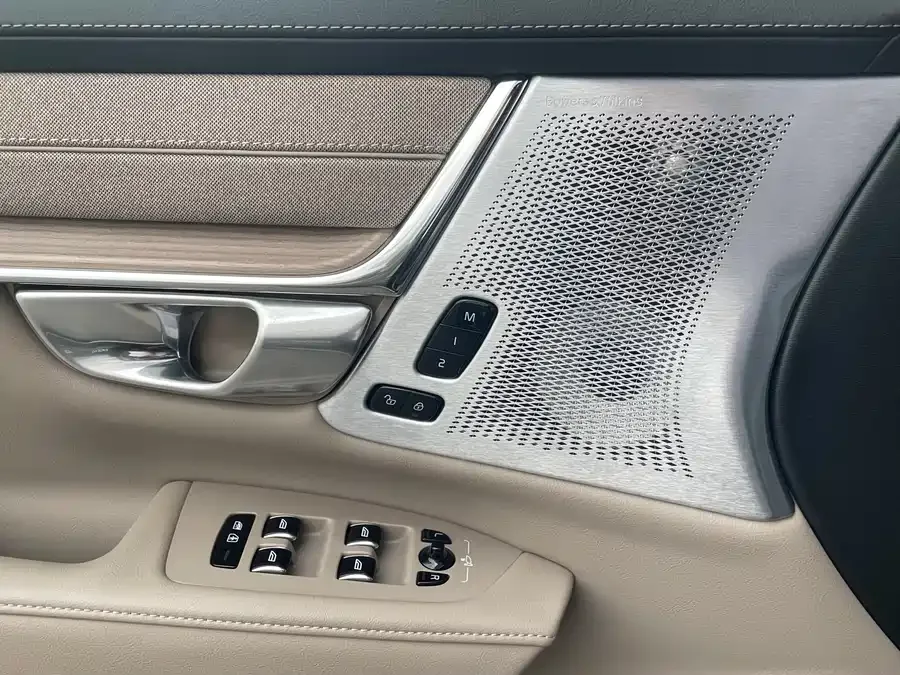 Volvo S90 plug-in hybrid Volvo S90 Plug-in Hybrid 2026 Plug-in Hybrid Four-Wheel Drive Long-Range Zhiya Luxury Edition 2025 — миниатюра 4