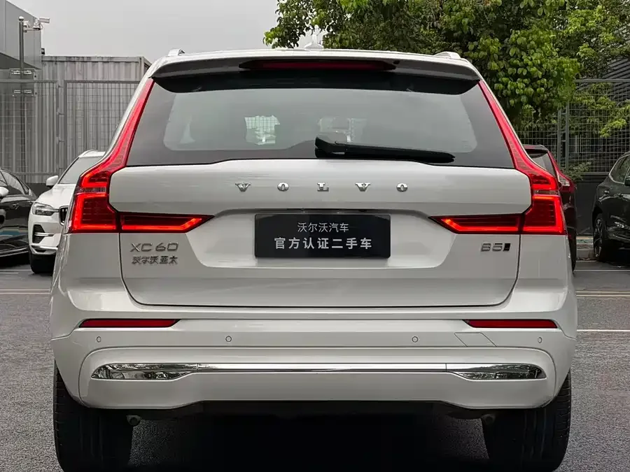 Volvo XC60 2025 B5 4WD Zhiyuan Luxury Edition 2024 — миниатюра 5