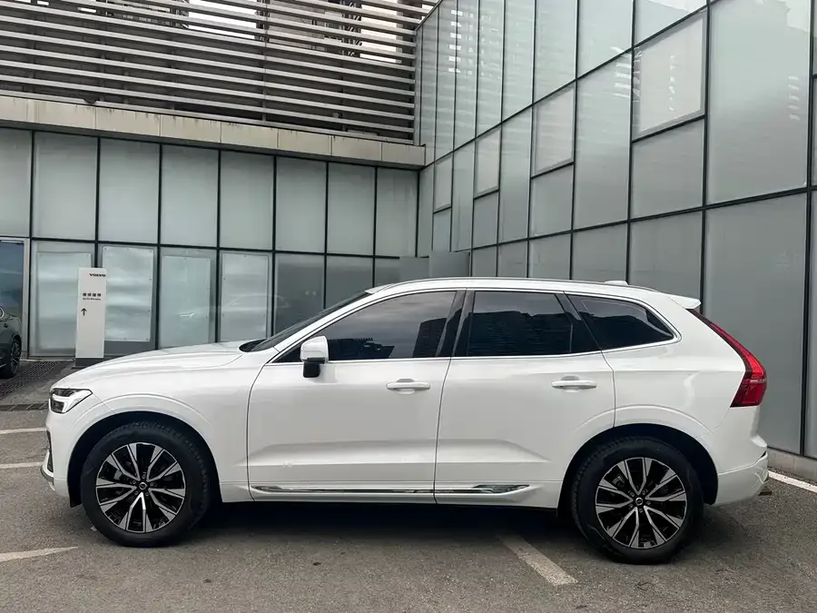 Volvo XC60 2024 B5 4WD Zhiyuan Luxury Edition 2024 — миниатюра 2