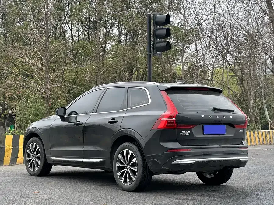 Volvo XC60 2025 B5 4WD Zhiyuan Luxury Edition 2024 — миниатюра 2
