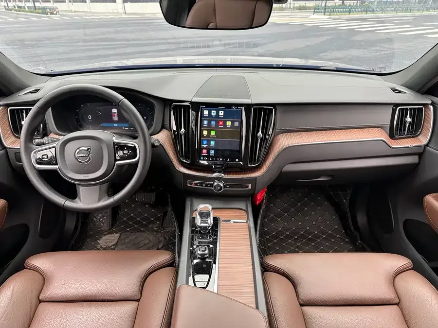 Volvo XC60 2025 B5 4WD Zhiyuan Luxury Edition 2024 — миниатюра 3