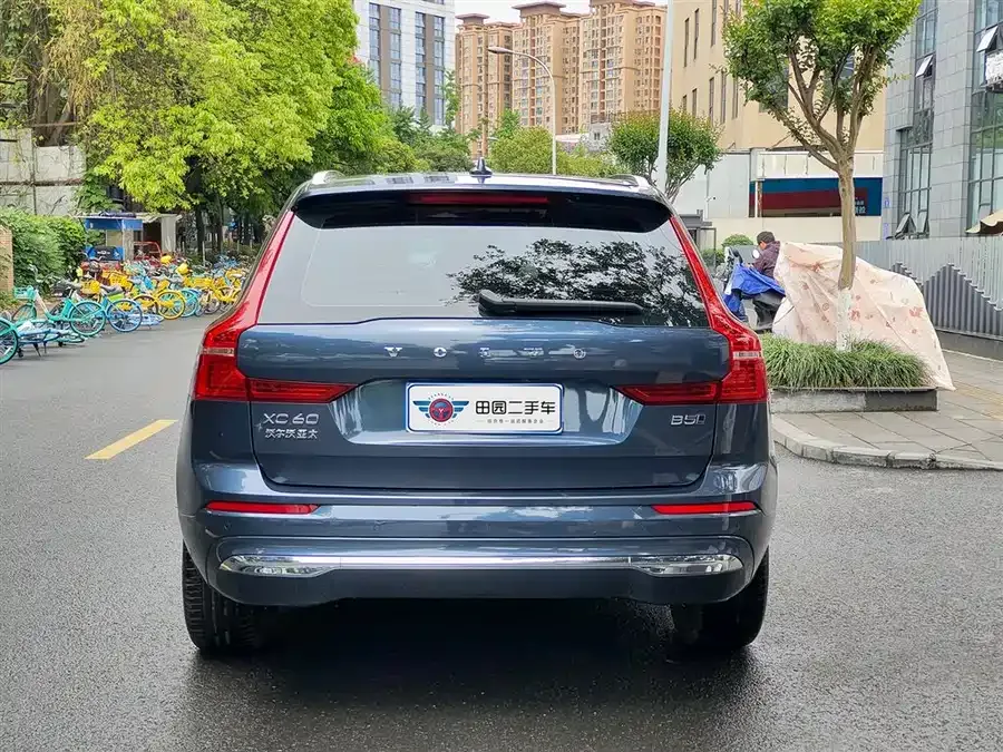 Volvo XC60 2024 B5 4WD Zhiyi Luxury Edition 2024 — миниатюра 2