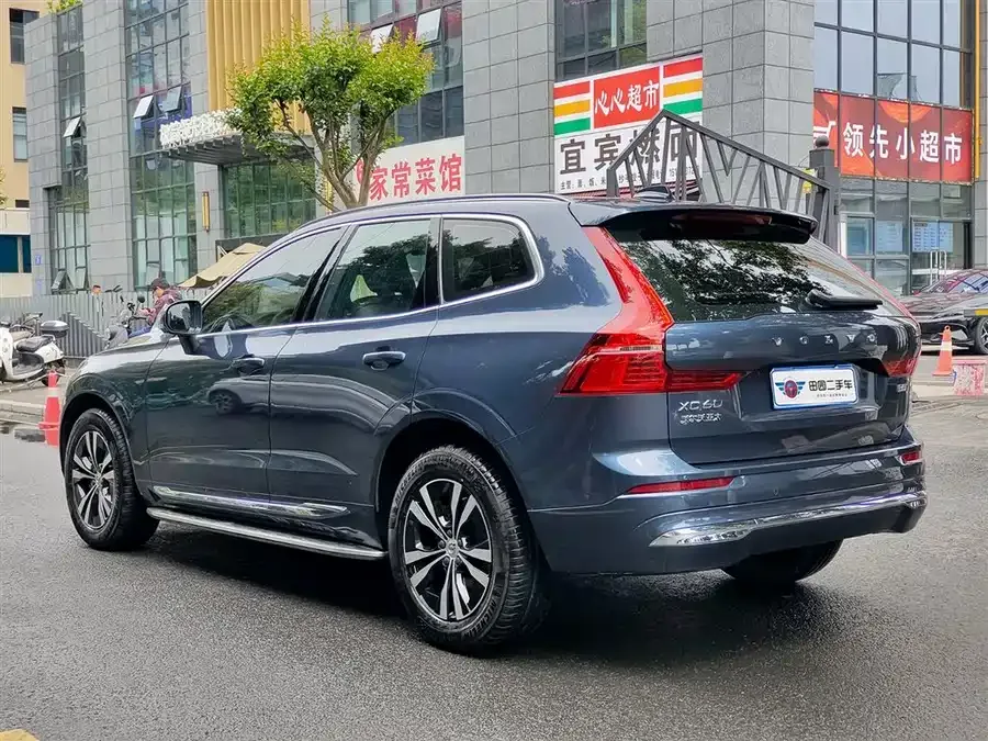 Volvo XC60 2024 B5 4WD Zhiyi Luxury Edition 2024 — миниатюра 4