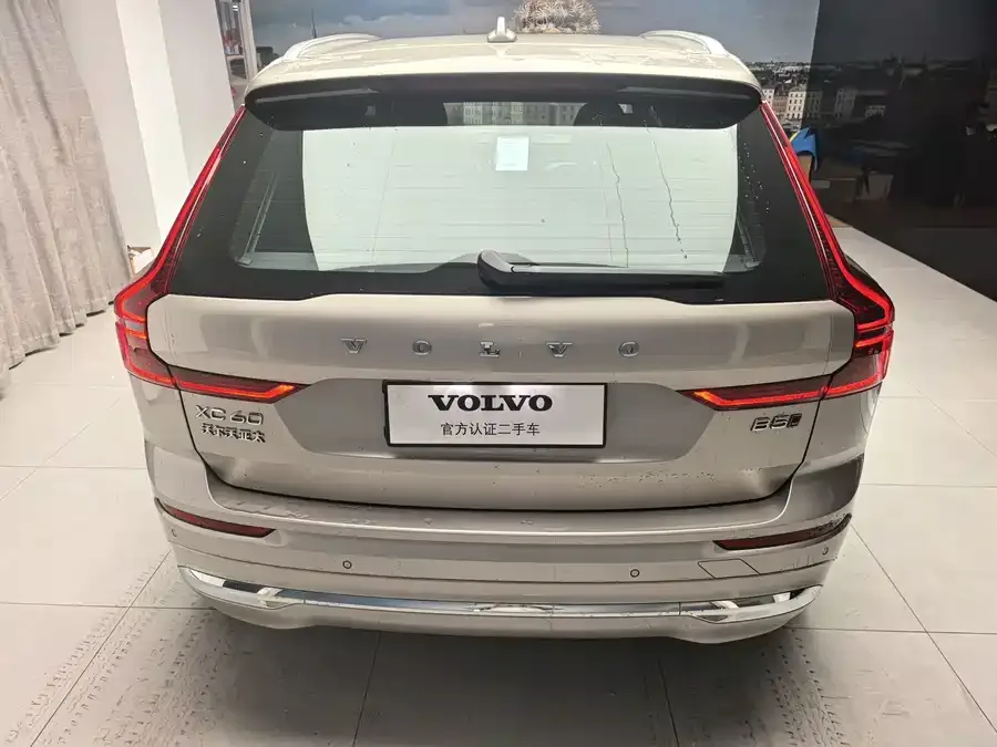 Volvo XC60 2026 B5 4WD Zhiyi Luxury Edition 2025 — миниатюра 5