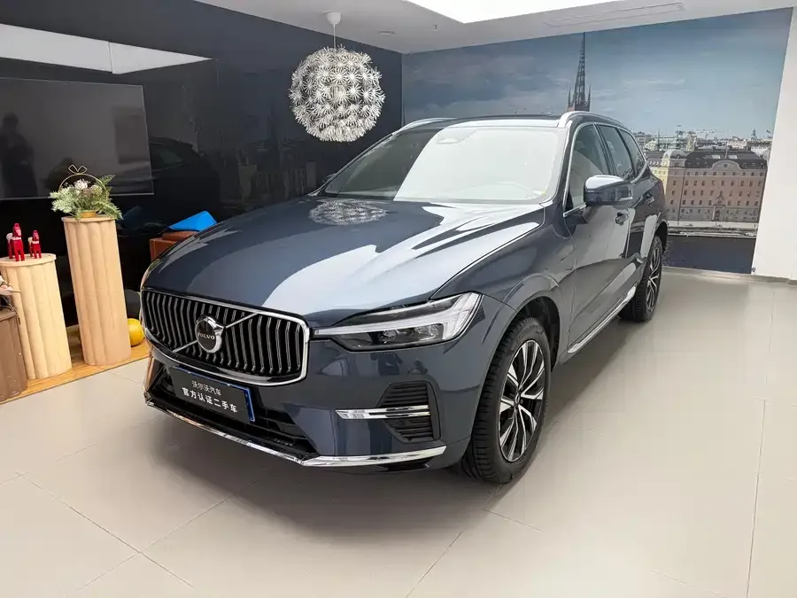 Volvo XC60 2025 B5 4WD Zhiyuan Luxury Edition 2025 — фото 1, купить с доставкой в Москву