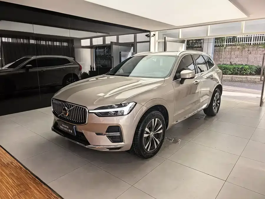 Volvo XC60 2025