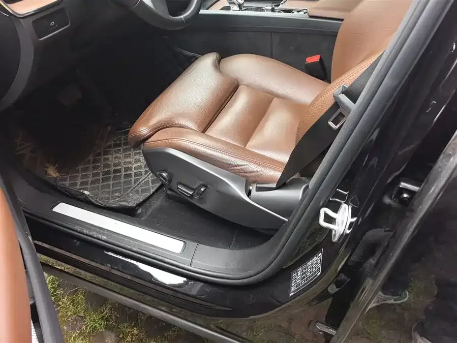 Volvo XC60 2023 B5 4WD Zhiyuan Luxury Edition 2023 — миниатюра 3